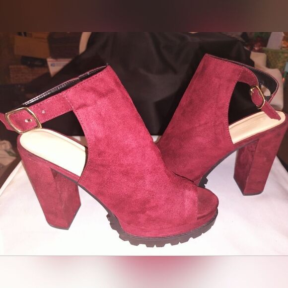 Wild Diva lounes burgundy 6" block heels, size 10 - Picture 5 of 10
